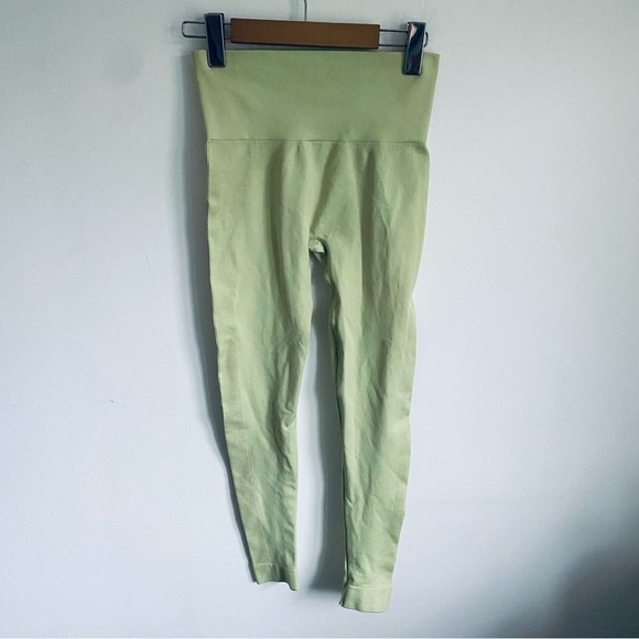 Set ACTIVE by Madelyn Cline Martini Leggings • S Small - Picture 2 of 9